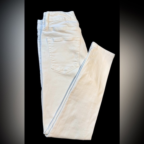 Good American | Good Legs Cropped Jeans (6/28) Inseam 27” - Picture 5 of 9